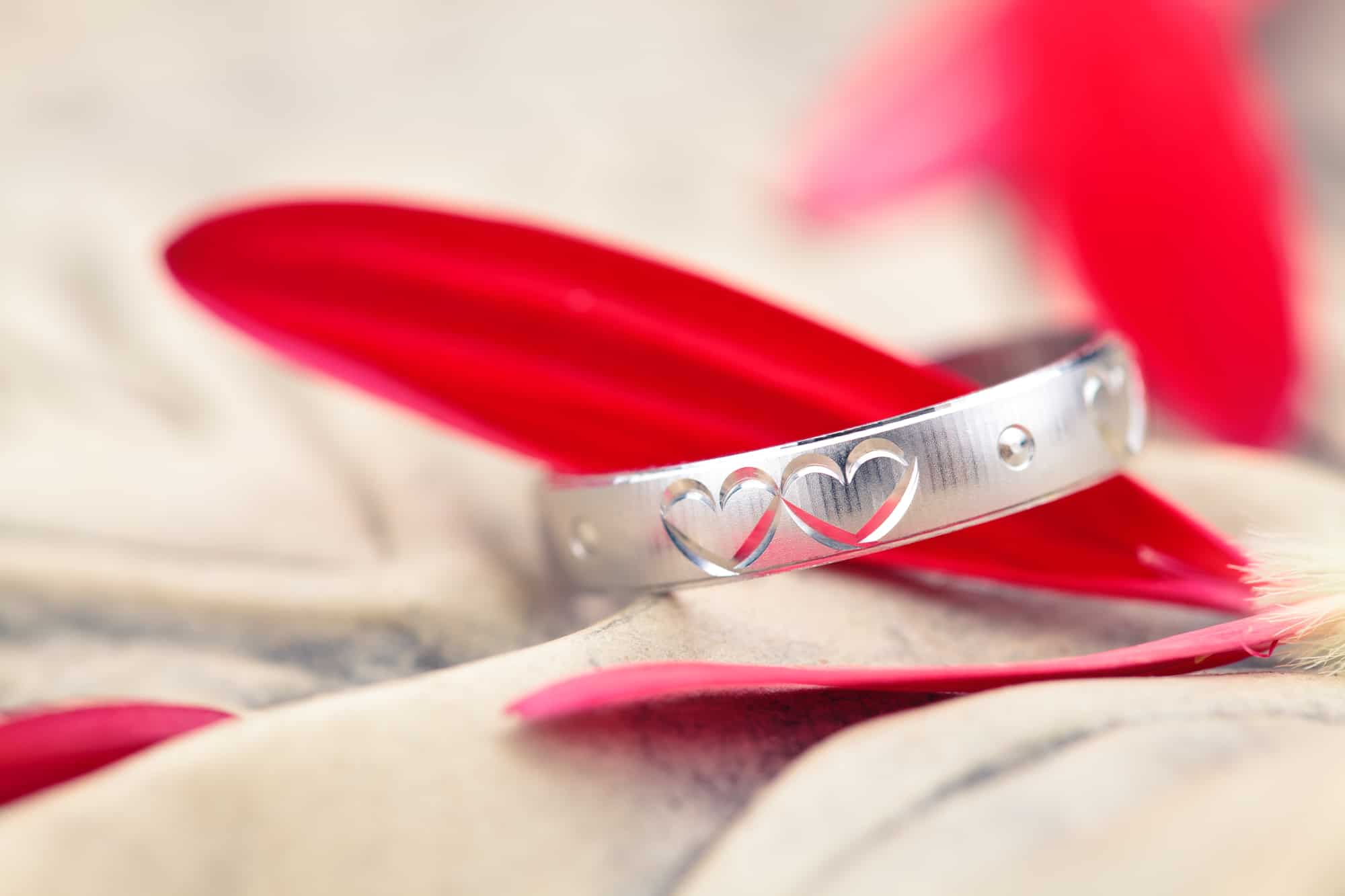 personalized jewelry by engraving