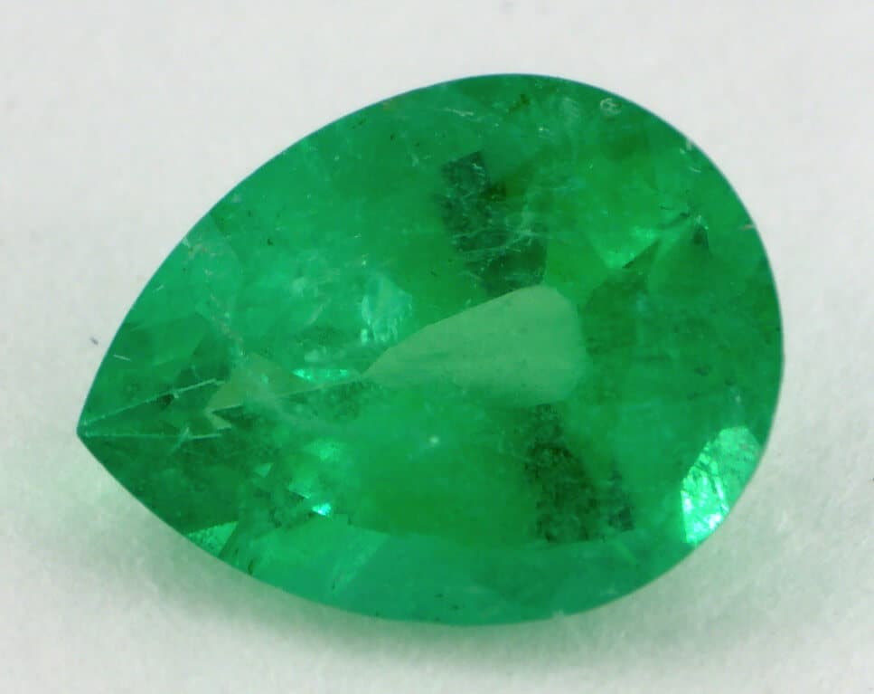 Emerald with Light Tone and Weak Saturation